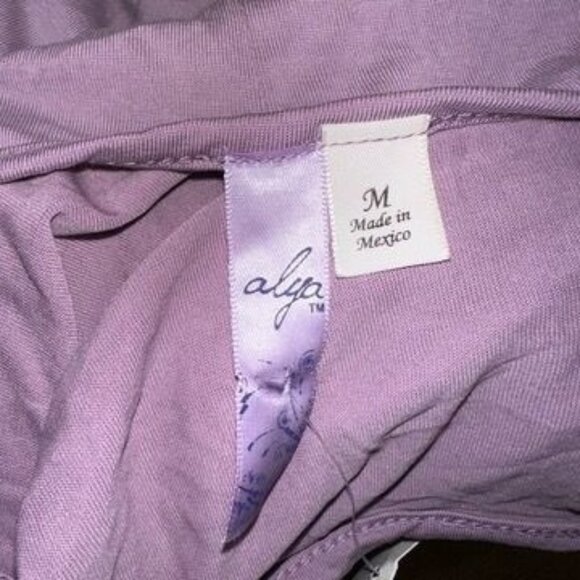 Francesca's Lavender Short Sleeve Mom Life Shirt Size Small Womens Casual Tee - Picture 3 of 4